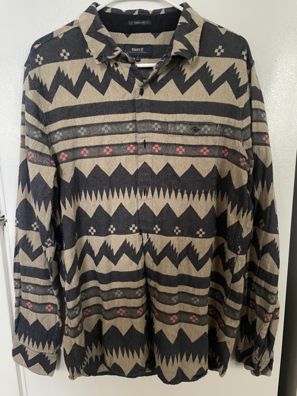 Roark Men’s Large Classic Fit 100% Cotton Made in India Aztec Button Down Style